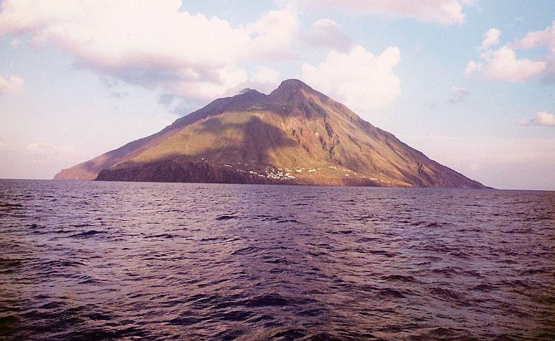 08_Stromboli_Messina_Straits.jpg