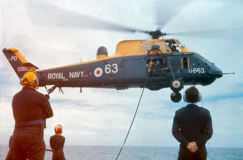 scan0005_jpg.jpg - Wessex 3 In-flight refuelingphoto©David Marchant