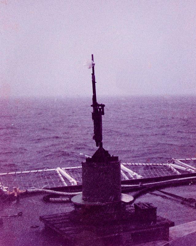 82_F_Temp_GPMG_mount.jpg - Temporary gun mounting for GPMG on the flight deck. Falklands 1982