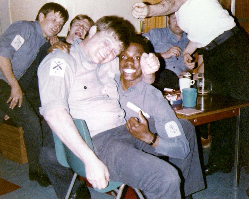 S_3E_Han_OBrien_Whisky_Walker.jpg - Jan O'Brien, Whisky Walker
