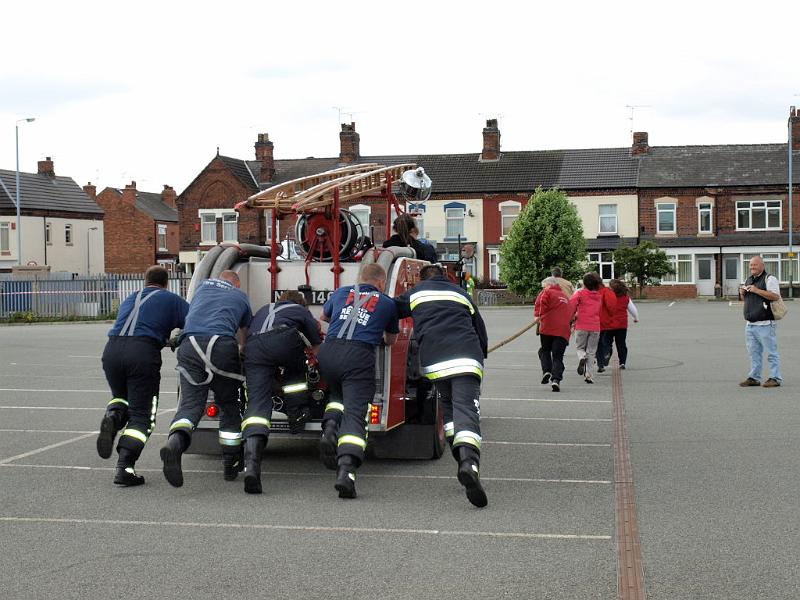 P5091748.JPG - Firemen to the rescue