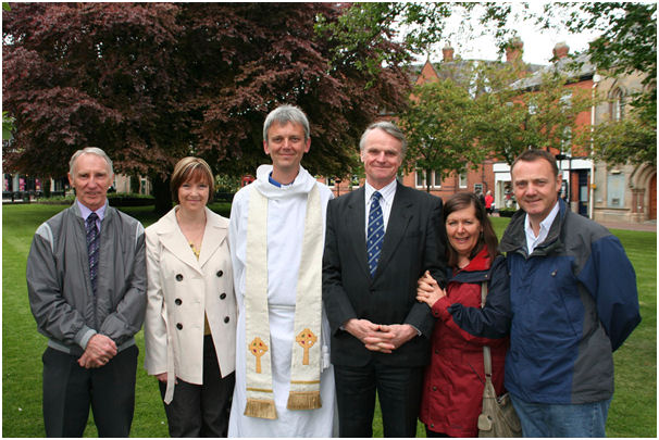 z_2009_May_Nantwich.jpg - Lee Symms, Trish openshaw, Rev  Melvyn Reynolds, Peter & Sarah Mosse Mike Openshaw